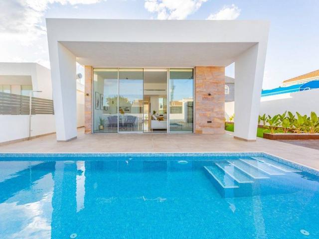 Casa chalet en Venta en Los Balcones Los Altos