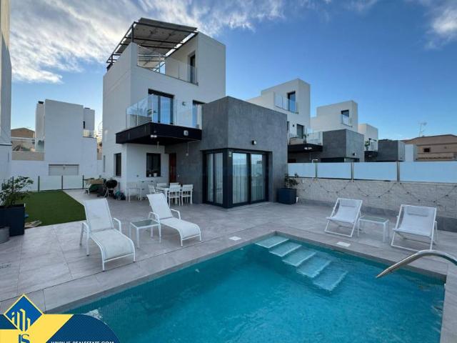 Casa chalet en Venta en Los Balcones Los Altos