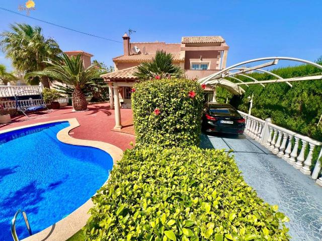 Casa chalet en Venta en Los Balcones Los Altos