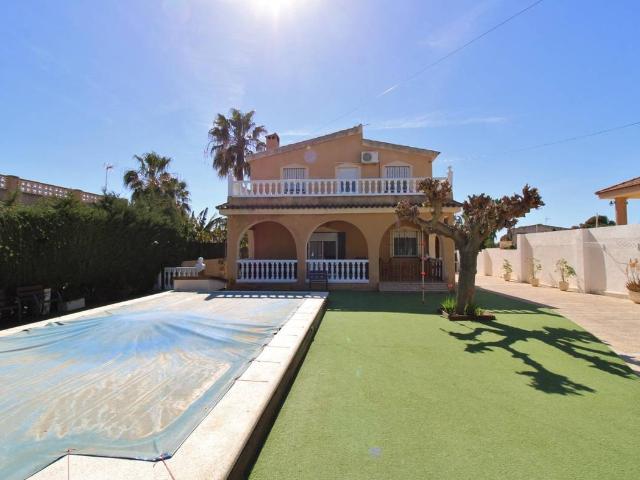 Casa chalet en Venta en Los Girasoles