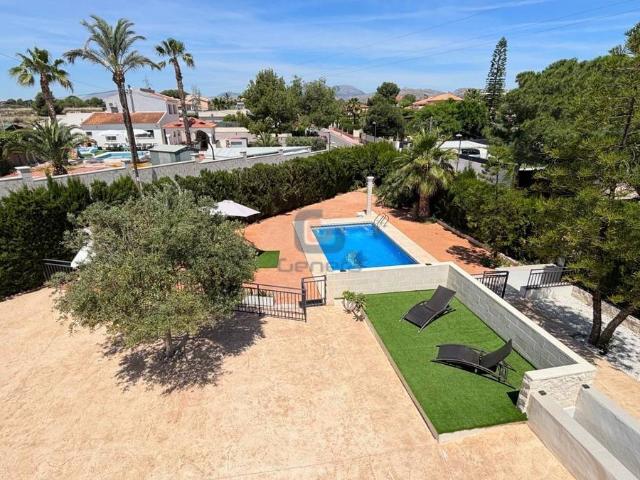 Casa chalet en Venta en Los Girasoles