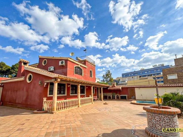 Casa chalet en Venta en Los Molinos Villa Blanca