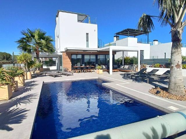 Casa chalet en Venta en Los Montesinos