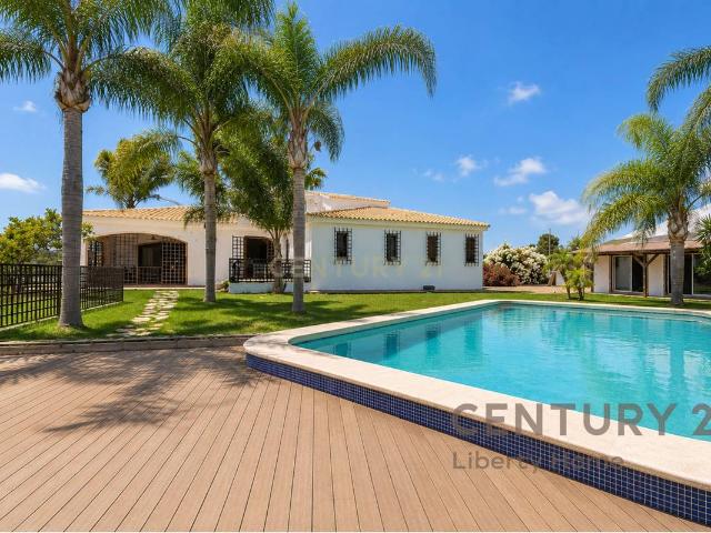 Casa chalet en Venta en Los Pinares La Masia
