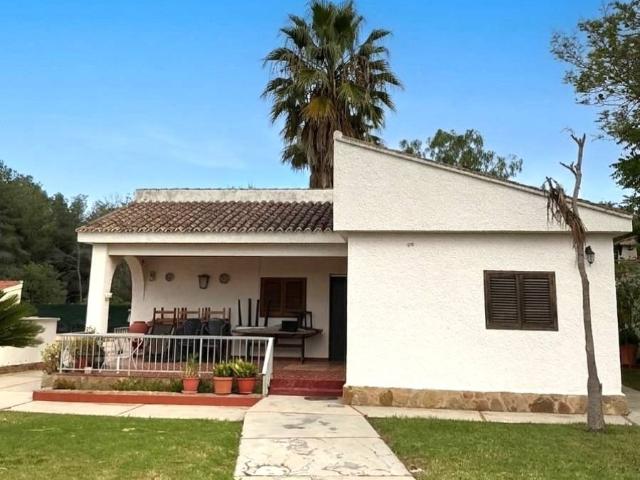 Casa chalet en Venta en Los Pinares La Masia
