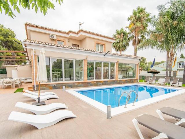 Casa chalet en Venta en Los Pinares La Masia