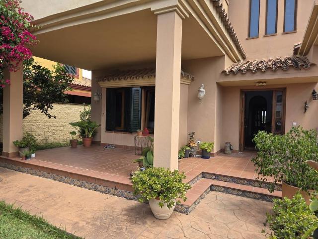 Casa chalet en Venta en Los Pinos