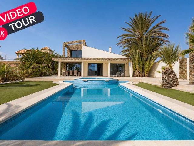 Casa chalet en Venta en Los Urrutias