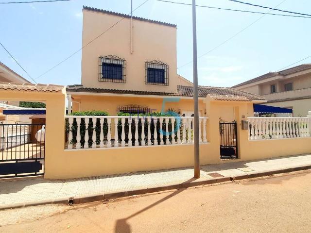 Casa chalet en Venta en Los Urrutias