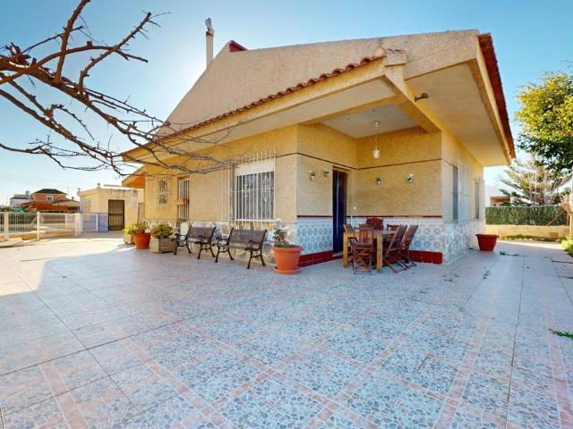 Casa chalet en Venta en Los Urrutias