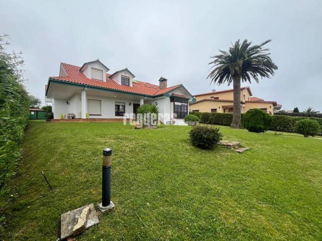Casa chalet en Venta en Luanco Aramar Antromero