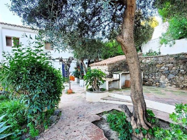 Casa chalet en Venta en Macharaviaya