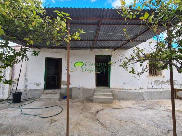 Casa chalet en Venta en Macharaviaya