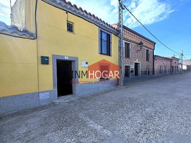 Casa chalet en Venta en Madrigal de las Altas Torres