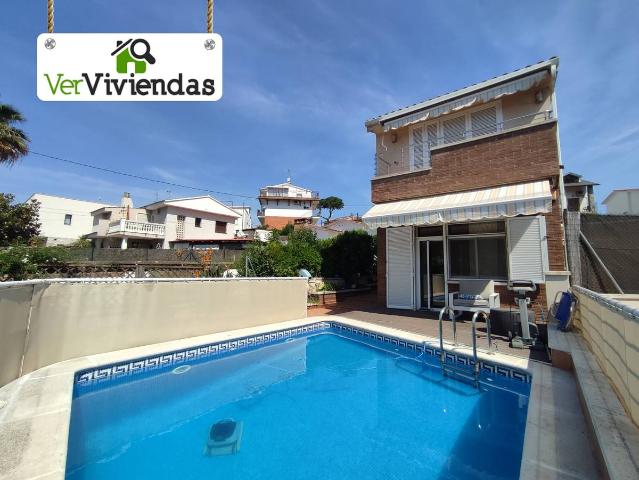 Casa chalet en Venta en Martinica – Ateneu