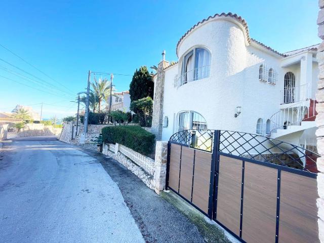 Casa chalet en Venta en Maryvilla