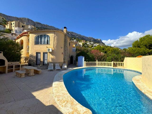 Casa chalet en Venta en Maryvilla