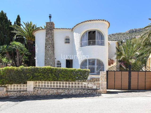 Casa chalet en Venta en Maryvilla