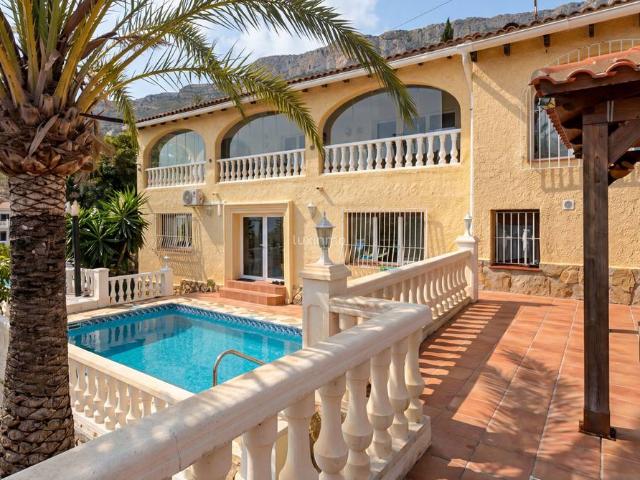 Casa chalet en Venta en Maryvilla