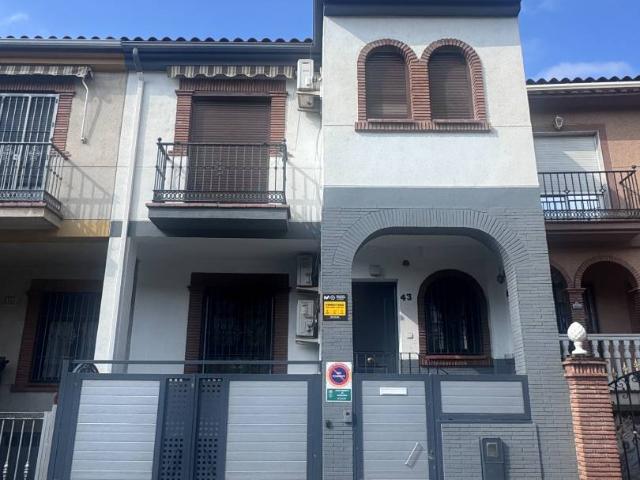 Casa chalet en Venta en Maracena