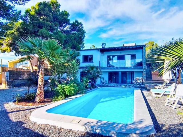 Casa chalet en Venta en Marisol Park Ortembach Los Almendros