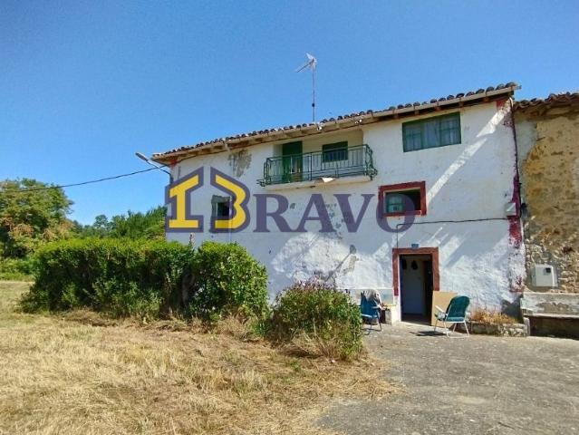 Casa chalet en Venta en Medina de Pomar