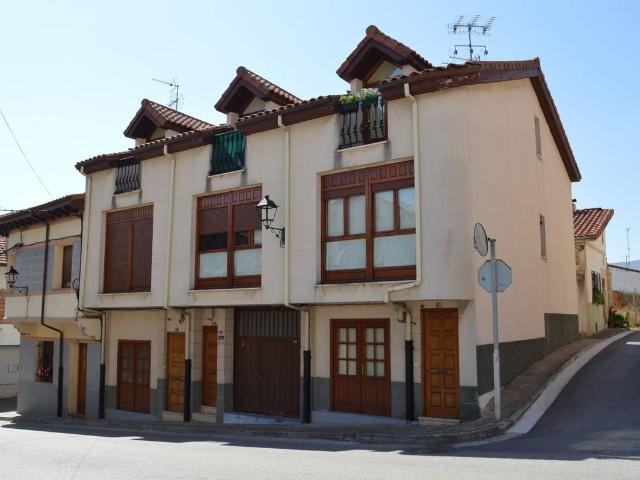 Casa chalet en Venta en Medina de Pomar