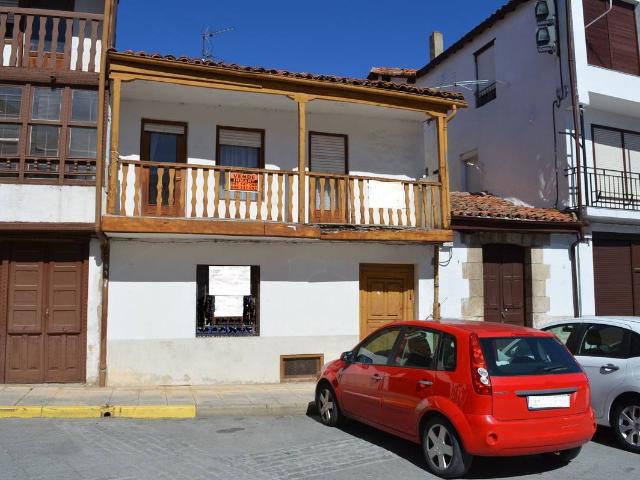 Casa chalet en Venta en Medina de Pomar