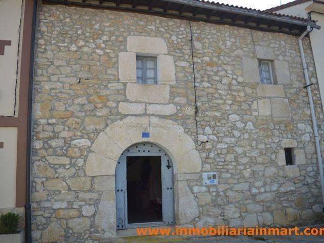 Casa chalet en Venta en Medina de Pomar