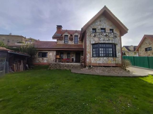 Casa chalet en Venta en Meruelo