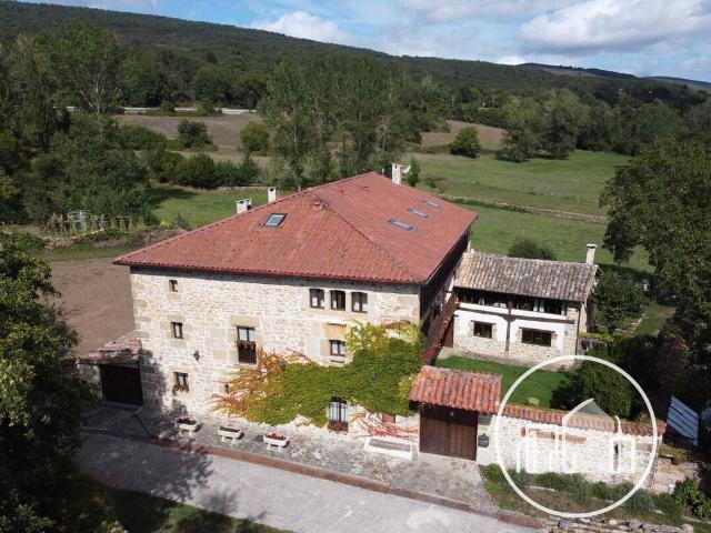 Casa chalet en Venta en Merindad de Sotoscueva