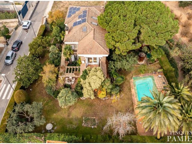 Casa chalet en Venta en Mestral