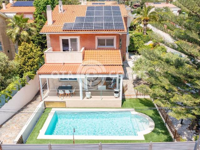 Casa chalet en Venta en Mestral