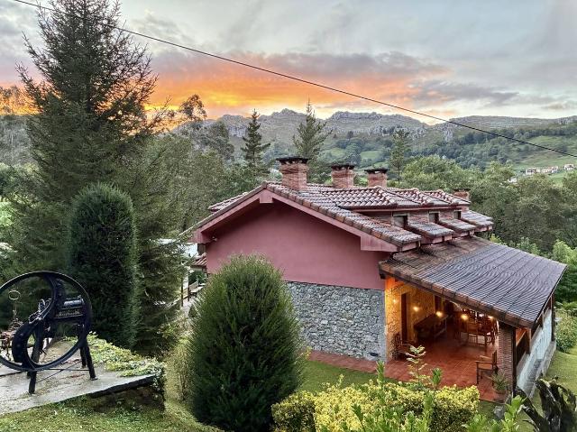 Casa chalet en Venta en Miera