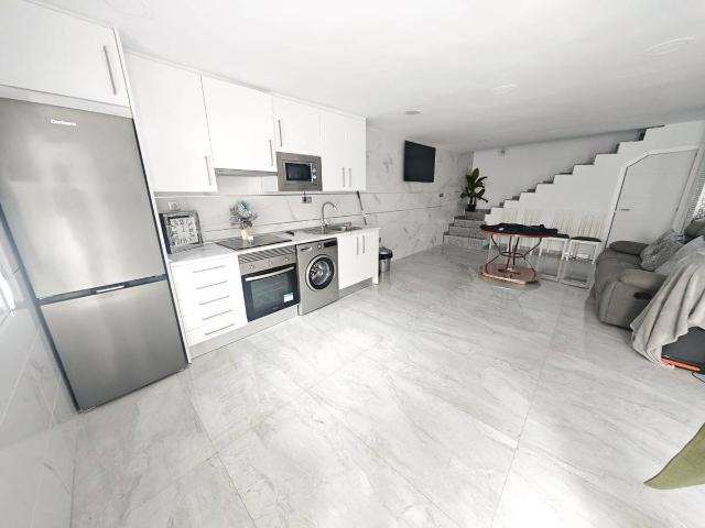 Casa chalet en Venta en Miralvalle Av. Virgen del Puerto La Data