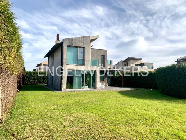 Casa chalet en Venta en Mompia