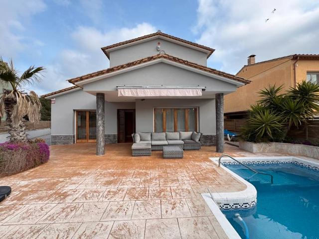 Casa chalet en Venta en Mont ras
