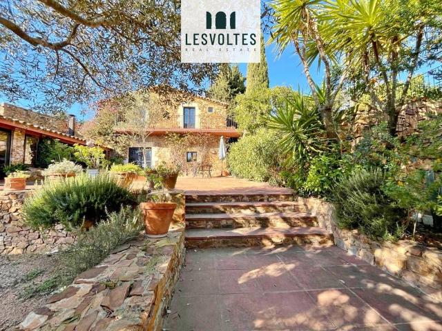 Casa chalet en Venta en Mont ras