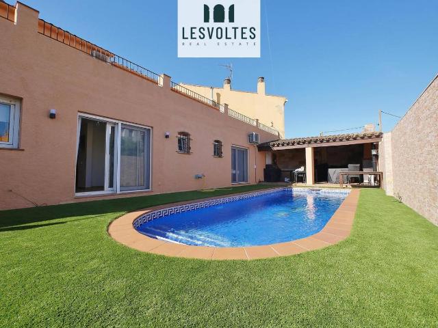 Casa chalet en Venta en Mont ras