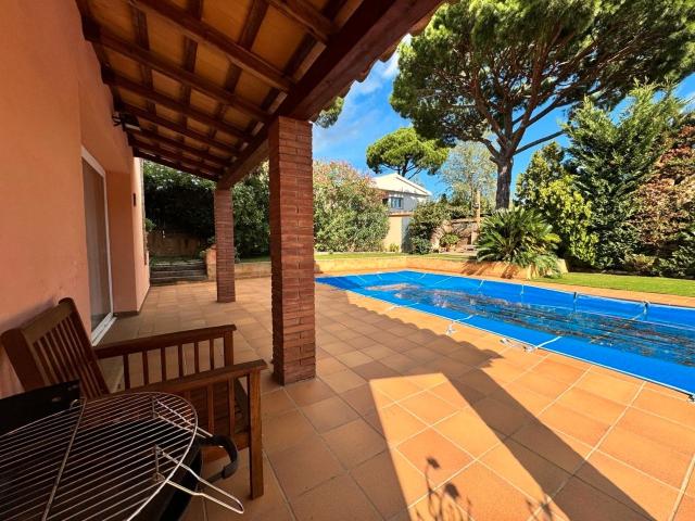 Casa chalet en Venta en Mont ras