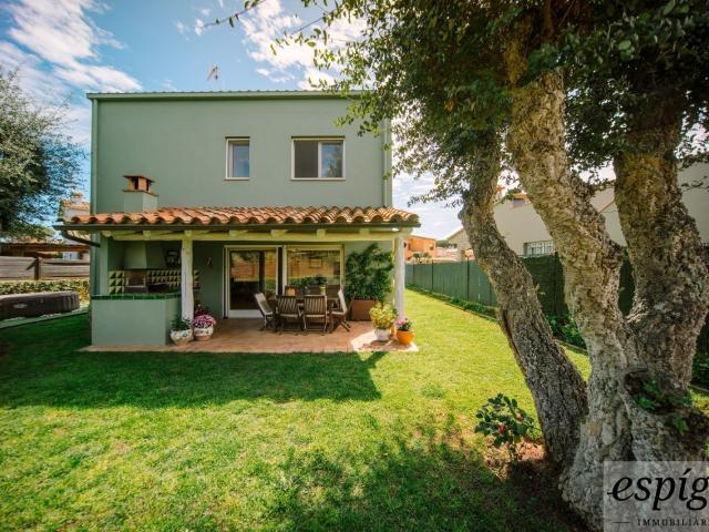 Casa chalet en Venta en Mont ras