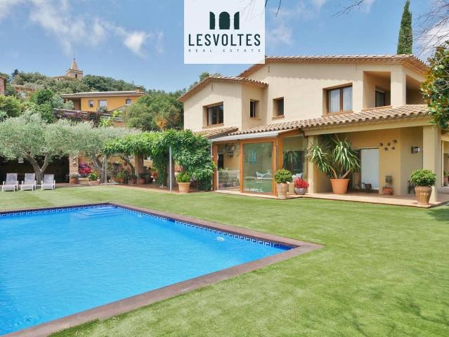 Casa chalet en Venta en Mont ras