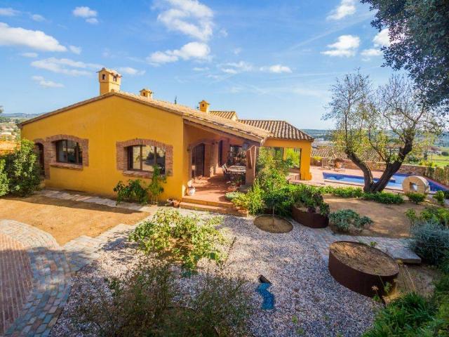 Casa chalet en Venta en Mont ras