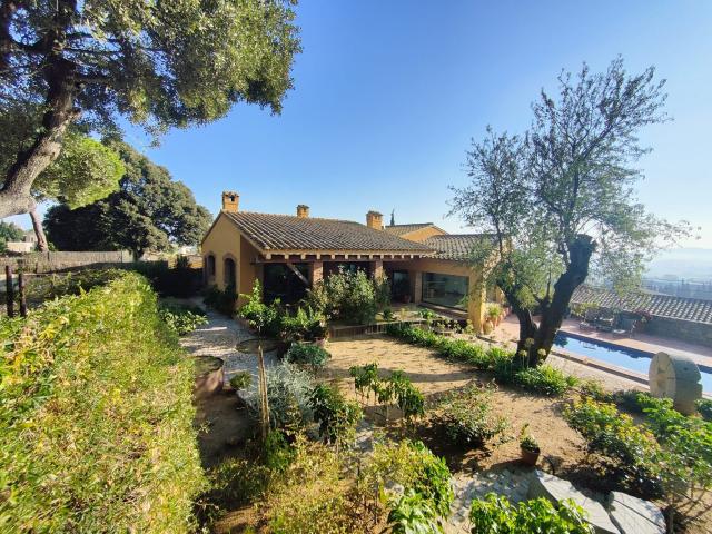 Casa chalet en Venta en Mont ras
