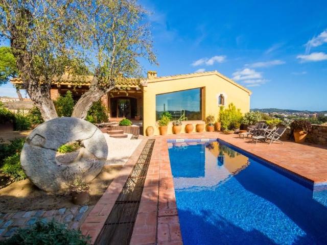 Casa chalet en Venta en Mont ras