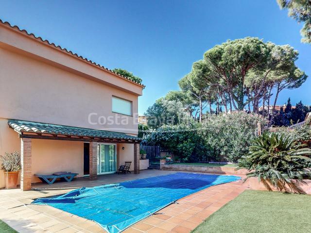 Casa chalet en Venta en Mont ras