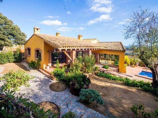 Casa chalet en Venta en Mont ras