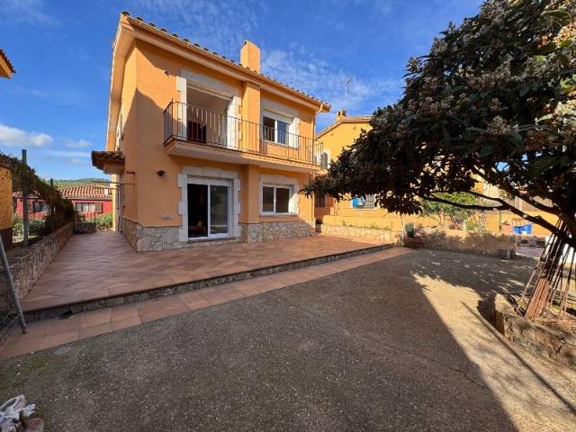 Casa chalet en Venta en Mont ras