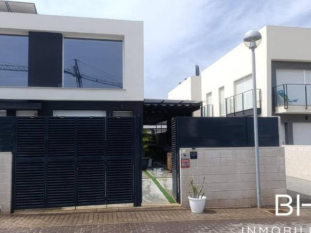 Casa chalet en Venta en Monte y Mar