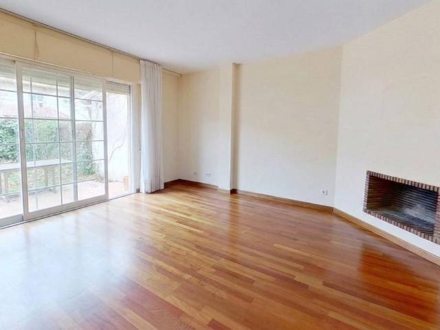 Casa chalet en Venta en Monte Rozas